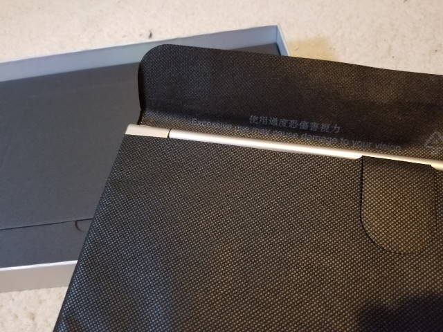 Lenovo Yoga C940 2-in-1 Laptop Unboxing - Image 5