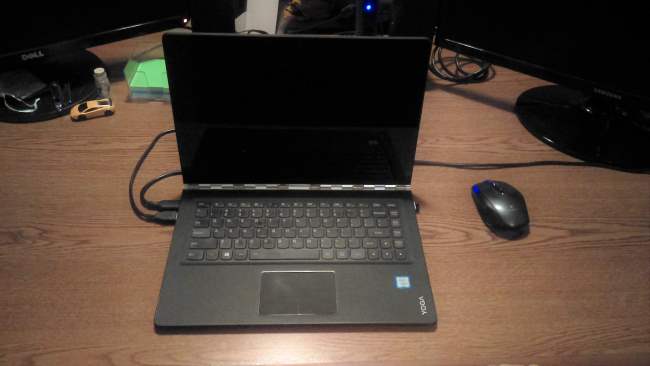 Lenovo Yoga 900 - Front View