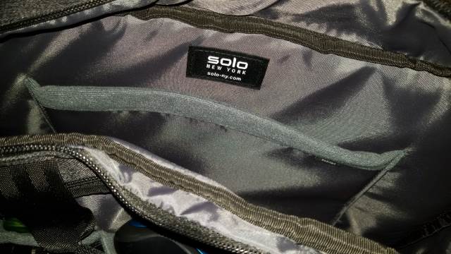 Sleeve on the inside of the laptop section for tablets Sleeve on the inside of the laptop section for tablets